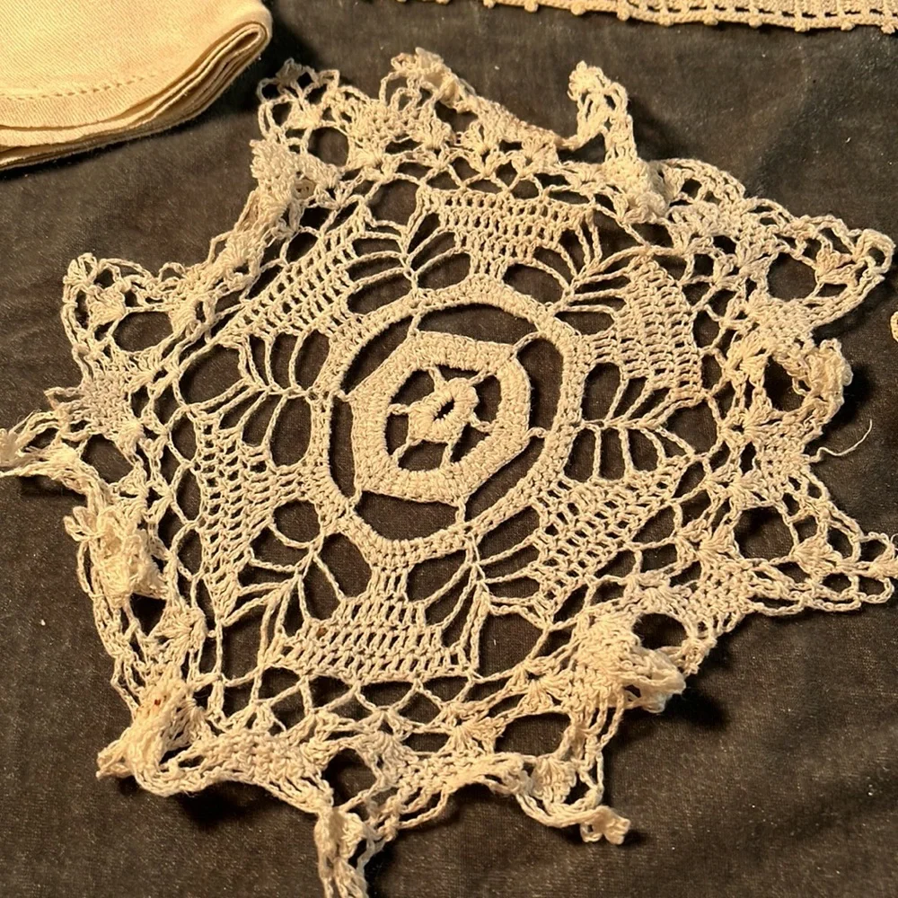 VTG Fabric Doily Bundle - Picture 3 of 9